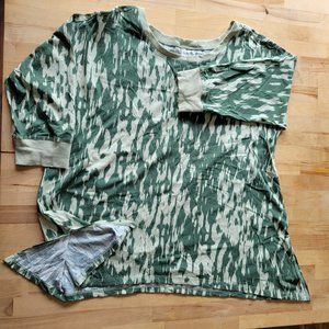 EUC - LLR L Green Cozy Kate Tee